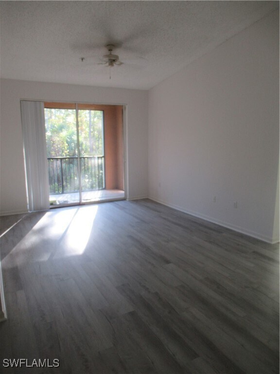 1105 Reserve Ct in Naples, FL - Foto de edificio - Building Photo