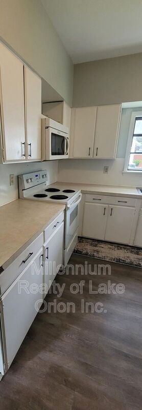 747 N Main St in Lapeer, MI - Building Photo - Building Photo
