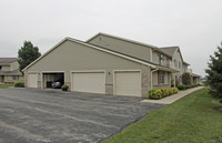 68 Mountin Dr in Mayville, WI - Foto de edificio - Building Photo