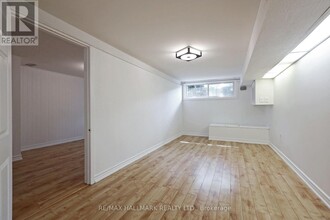 22 Sedgewick Crescent in Toronto, ON - Building Photo - Building Photo