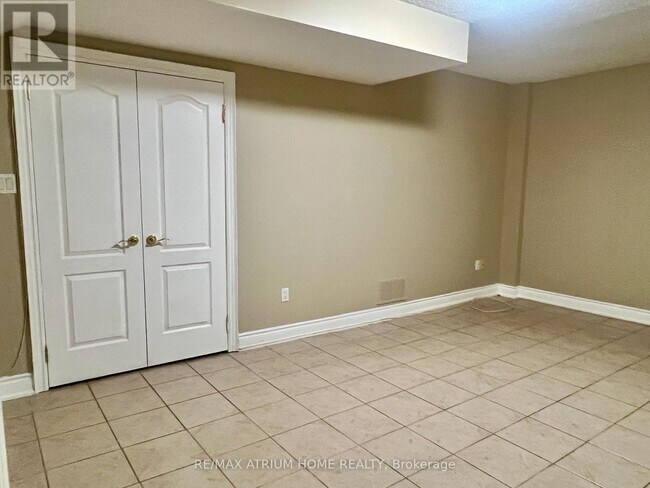 14 Chimenti Ct in Markham, ON - Building Photo - Building Photo