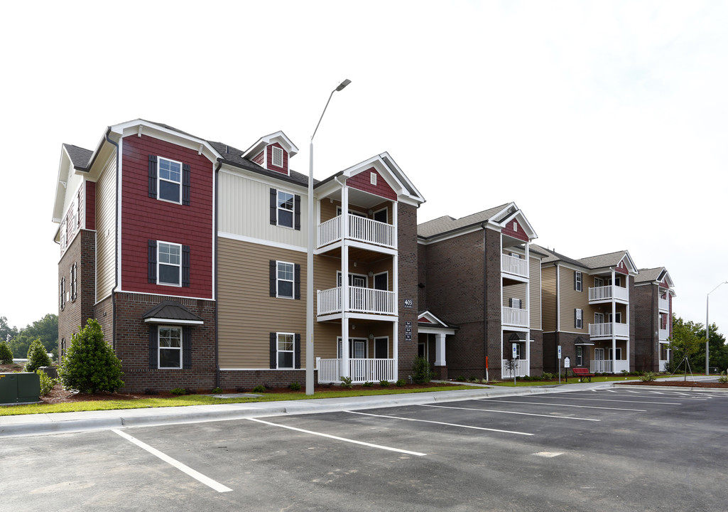 Glen Lake Apartments in Smithfield, NC - Building Photo