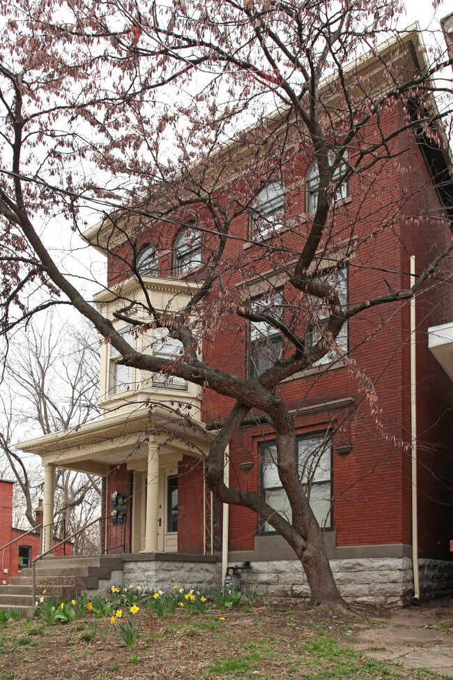 1359 S Brook St in Louisville, KY - Foto de edificio - Building Photo