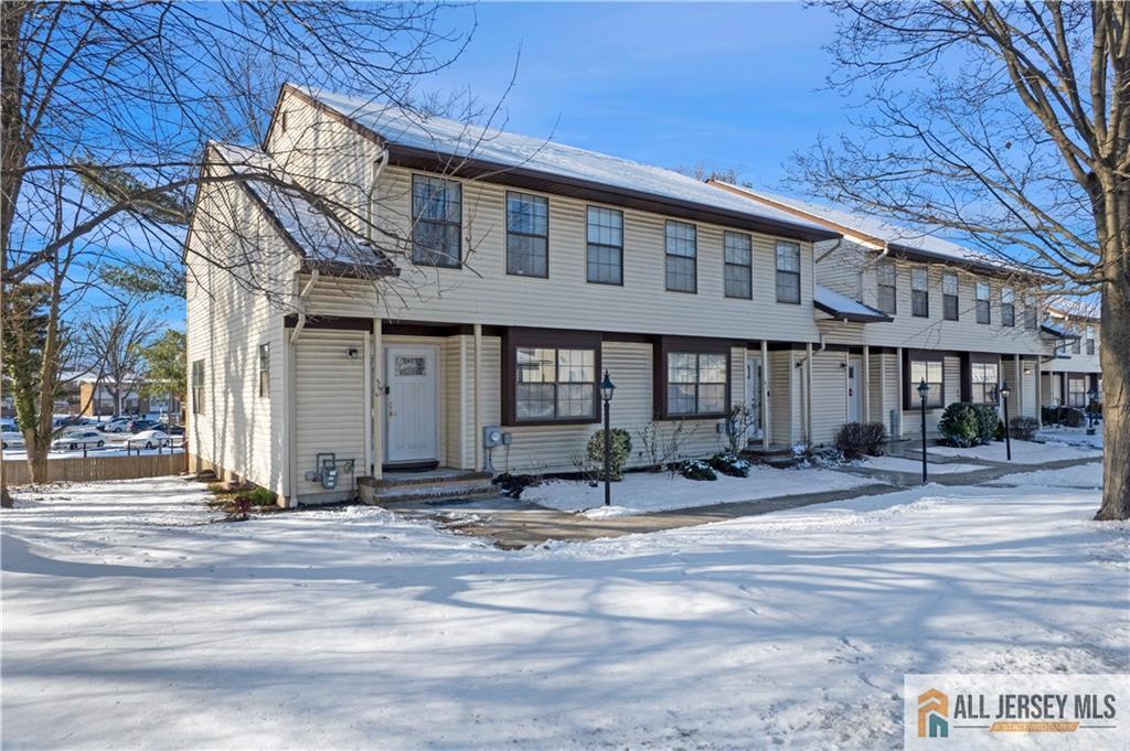 39 Main St in Edison, NJ - Foto de edificio
