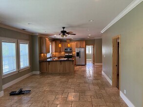 414 W Oak St in Lodi, CA - Building Photo - Building Photo