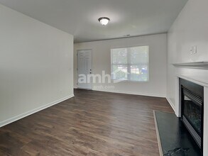 132 Drewsbury Dr in Greensboro, NC - Building Photo - Building Photo