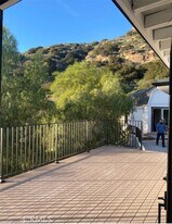 9552 Ventura Way in Chatsworth, CA - Building Photo