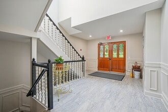 8A Heritage Dr in Chatham Township, NJ - Building Photo - Building Photo