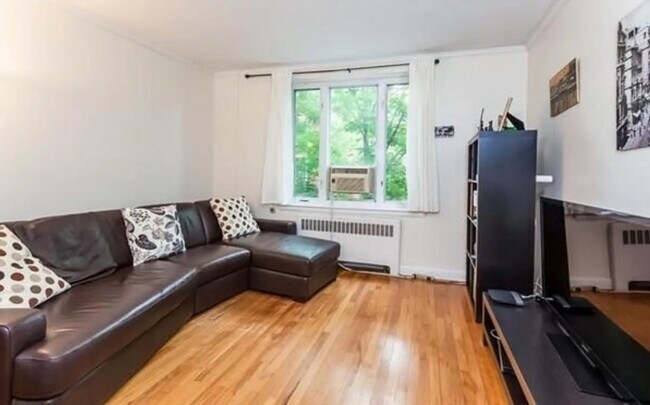 150 Beaconsfield Rd in Brookline, MA - Building Photo - Building Photo