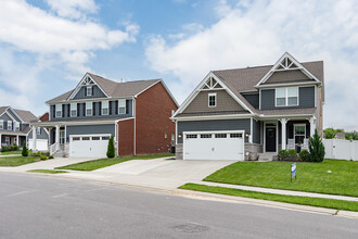 Meadow Glen at Fairway Farms in Gallatin, TN - Foto de edificio - Building Photo