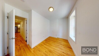 1435 1st Ave in New York, NY - Building Photo - Building Photo