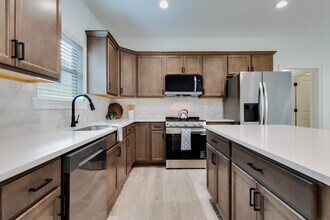 Cottages at Creekview in Lafayette, LA - Building Photo - Building Photo