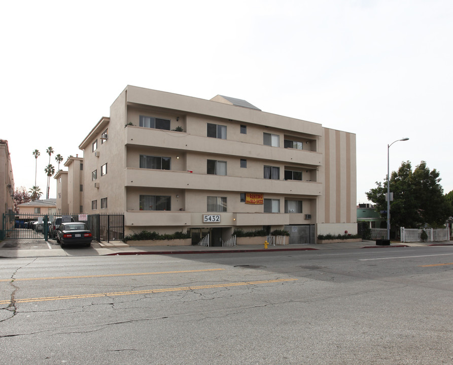 Franklin Apartments in Los Angeles, CA - Building Photo