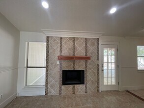 8906 Pineridge Dr in Austin, TX - Building Photo - Building Photo