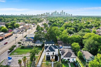 310 Delmar St in Houston, TX - Building Photo - Building Photo