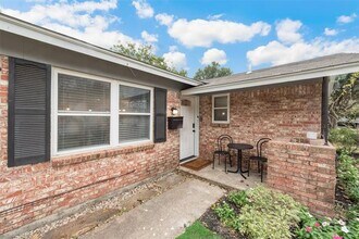 1100 Billie Ruth Ln in Hurst, TX - Foto de edificio - Building Photo