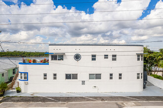 2200 N Ocean Dr in Hollywood, FL - Building Photo - Building Photo