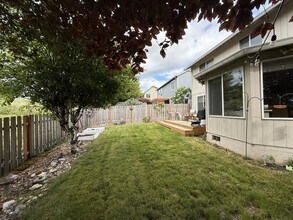 17295 NW Oakley Ct in Portland, OR - Building Photo - Building Photo