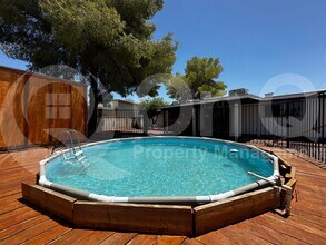 8175 E 20th St in Tucson, AZ - Foto de edificio - Building Photo