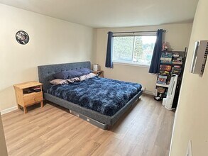 707 N 130th St, Unit B201 in Seattle, WA - Building Photo - Building Photo