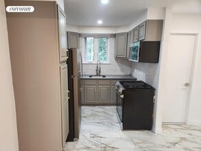 2805 St Theresa Ave in Bronx, NY - Building Photo - Building Photo