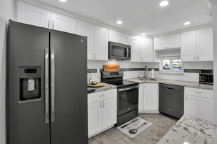 820 S Hollybrook Dr, Unit #105 in Pembroke Pines, FL - Building Photo