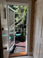 5 Whitwell Ave in Newport, RI - Building Photo - Building Photo