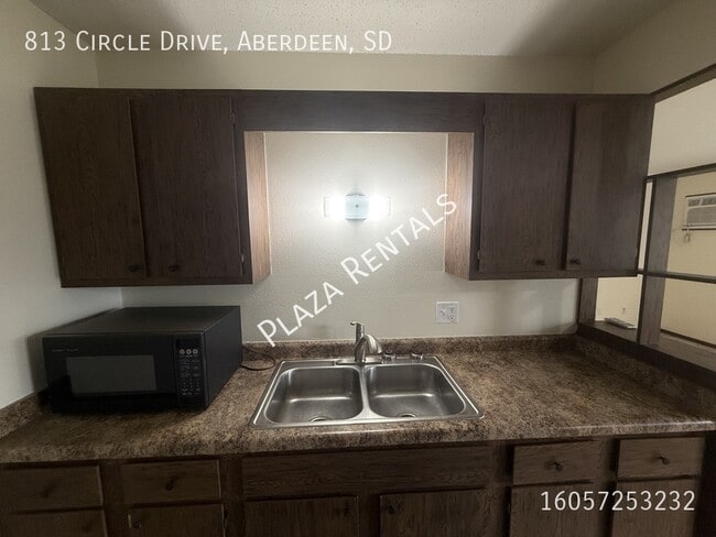 property at 1108 N 3rd St