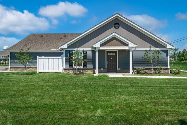 311 Homestead Rd in Marysville, OH - Foto de edificio - Building Photo