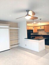 201 Bedford Trail in Sun City Center, FL - Building Photo - Building Photo