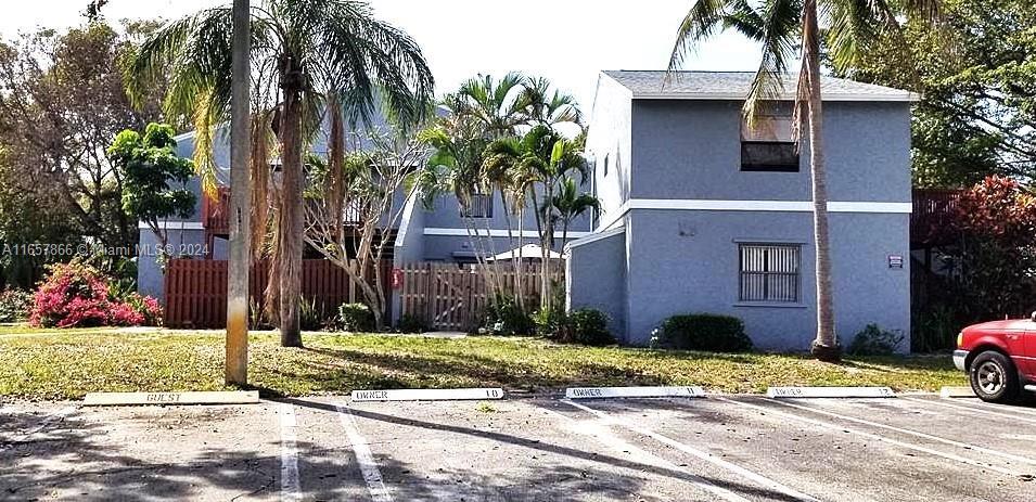 11 Crossings Cir in Boynton Beach, FL - Foto de edificio