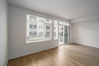 Helix Ellipse in Seattle, WA - Building Photo - Interior Photo