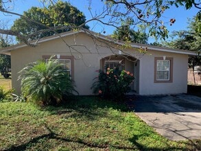 2509 Sunset Dr E in Winter Haven, FL - Building Photo - Building Photo