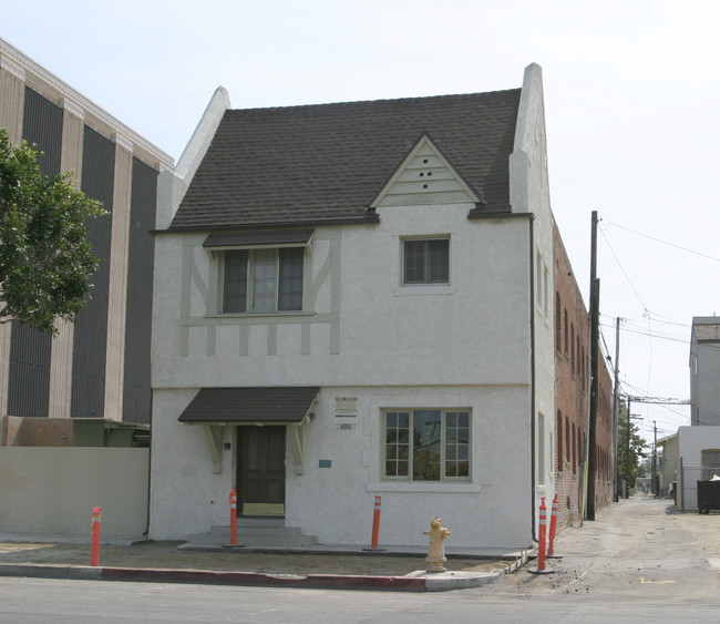 Elm Avenue Apartments in Long Beach, CA - Building Photo - Building Photo