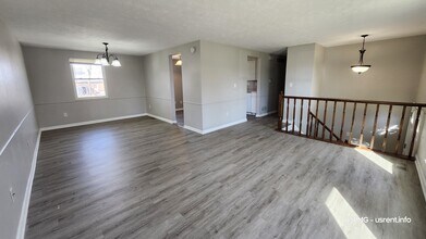 223 Van Buren Dr in Mason, OH - Building Photo - Building Photo