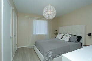 Chelsea Manor is the place for you! in Oklahoma City, OK - Building Photo