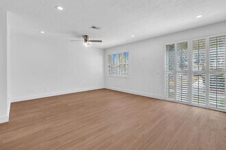 4945 Fulton St in Greenacres, FL - Building Photo - Building Photo