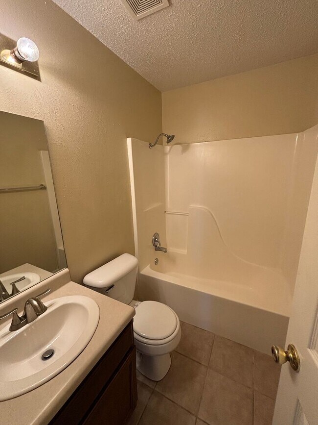 3503 SW Victoria Pl-Unit -3503 SW Victoria Pl Apt 1 in Bentonville, AR - Building Photo - Building Photo