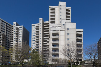 Ocean Gate Tower in Revere, MA - Building Photo - Building Photo