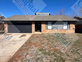 1013 W Gladys Way in Mustang, OK - Building Photo