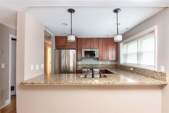 610 Forest in Clayton, MO - Building Photo - Building Photo
