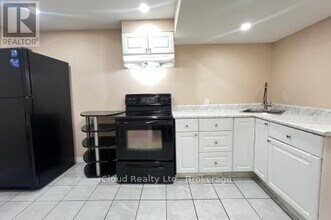 2153 Morningside Ave in Toronto, ON - Building Photo - Building Photo