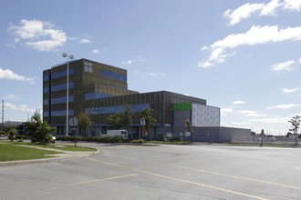 8942-8944 Jane St in Vaughan, ON - Building Photo - Building Photo