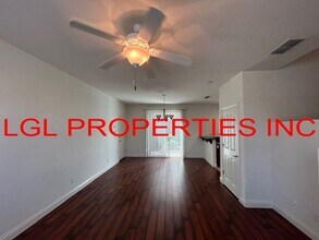 2826 Maybrook Dr in Sacramento, CA - Building Photo - Building Photo