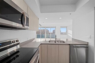 1500 Bay Rd, Unit M-0427 in Miami Beach, FL - Building Photo - Building Photo