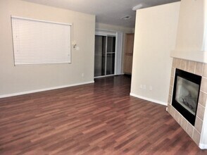 1219 Sunfire Ave in Henderson, NV - Building Photo - Building Photo