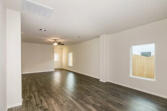 8120 Sunberry Shadow Dr in Houston, TX - Building Photo - Building Photo