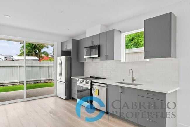 property at 3520 Oak Glen Ln