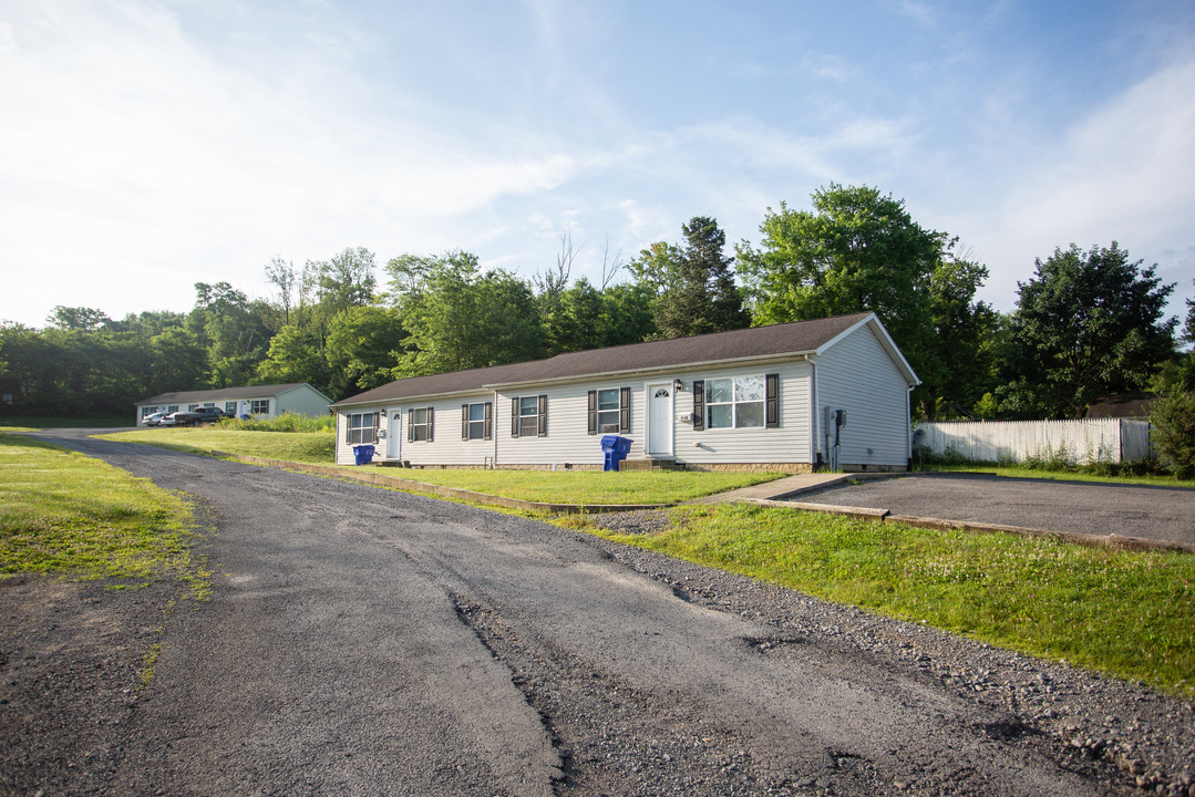 407-413 W Cooper St in Slippery Rock, PA - Building Photo