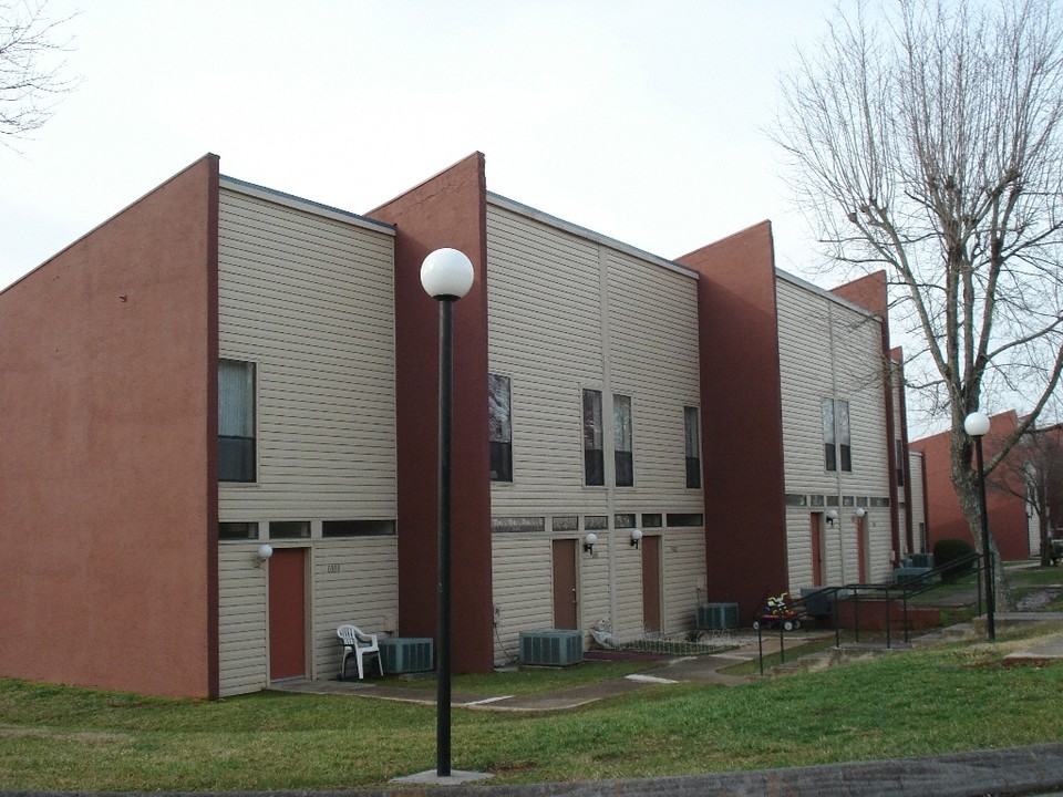 Cross Creek Apartments in Sweetwater, TN - Building Photo